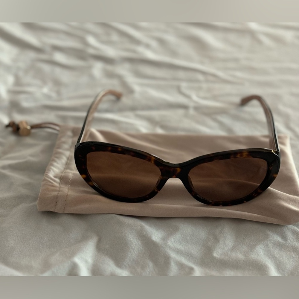 Tory Burch Sunglasses Tortoise - Picture 7 of 7